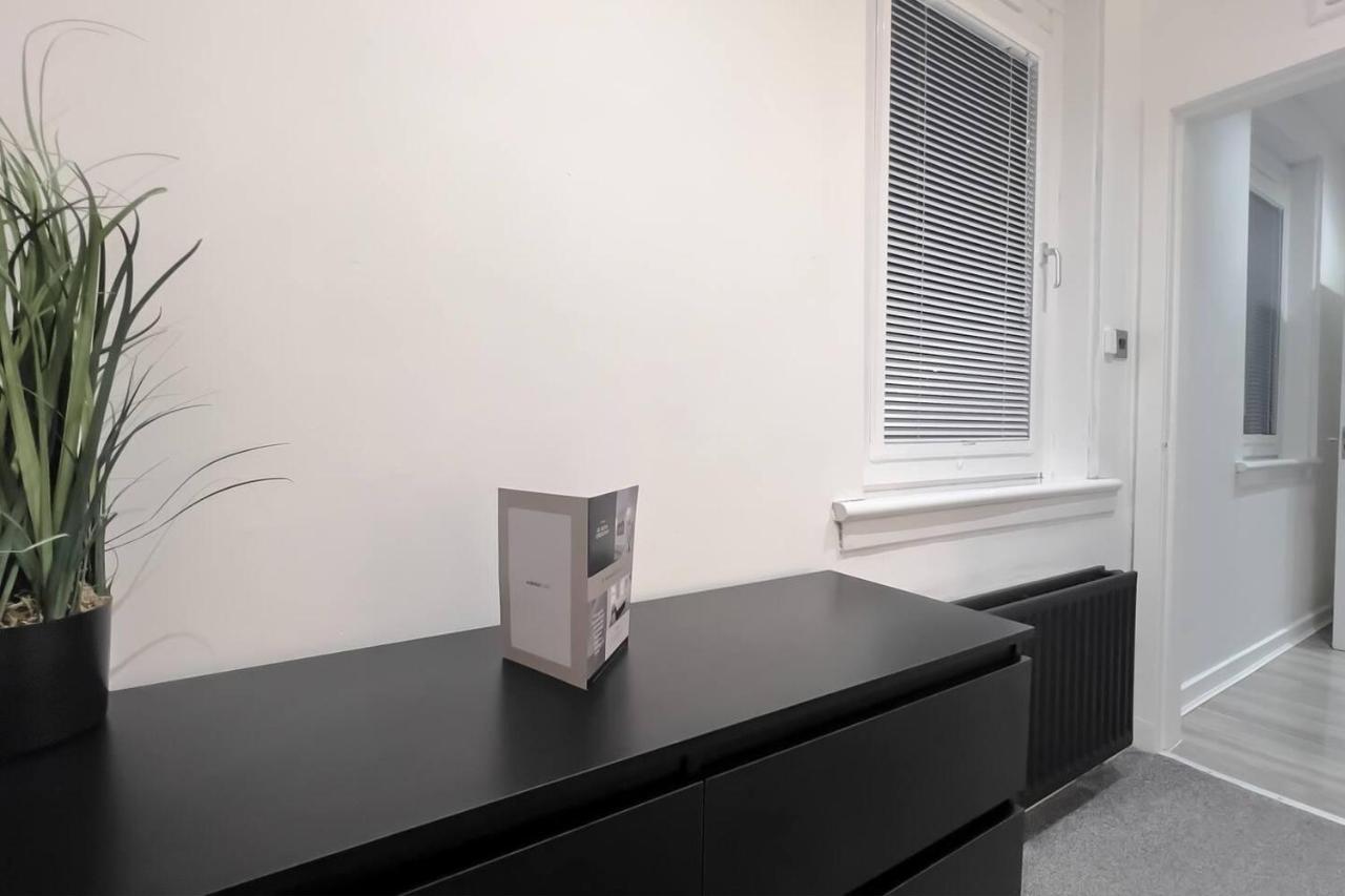 Stunning Luxury Apartment Near Motherwell Wishaw  Buitenkant foto
